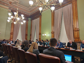 Iowa Senate State Government Committee approving the Social Work Licensure Compact